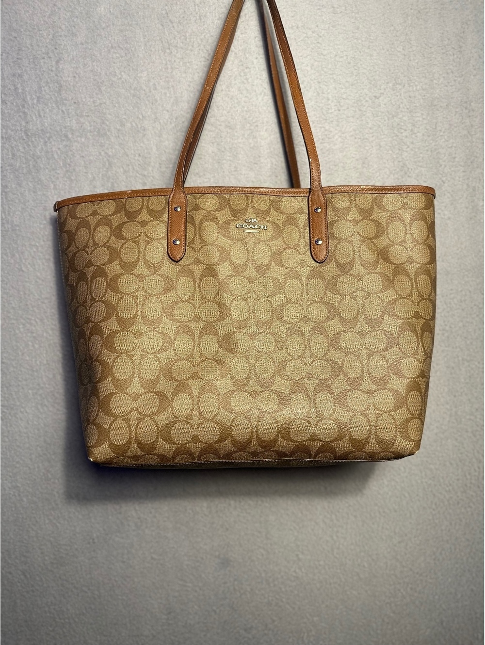 vintage Coach Tote bag, Signature Canvas in Khaki Brown colorway, Shoulder Bag
